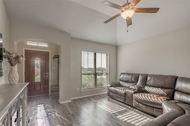 Photo - 133 Bates Ct