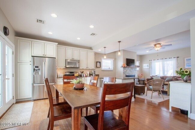 Photo - 556 Pike Ave