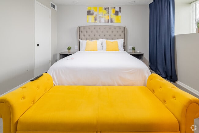 1BR, 1BA - 550SF - Bedroom