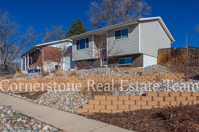 Photo - 692 Bridger Dr