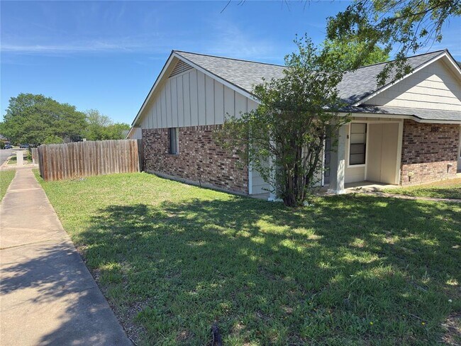 Photo - 1614 W Braker Ln