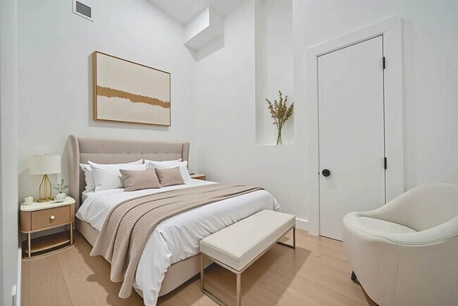 Photo - 19 St Marks Pl Unit ID1299053P