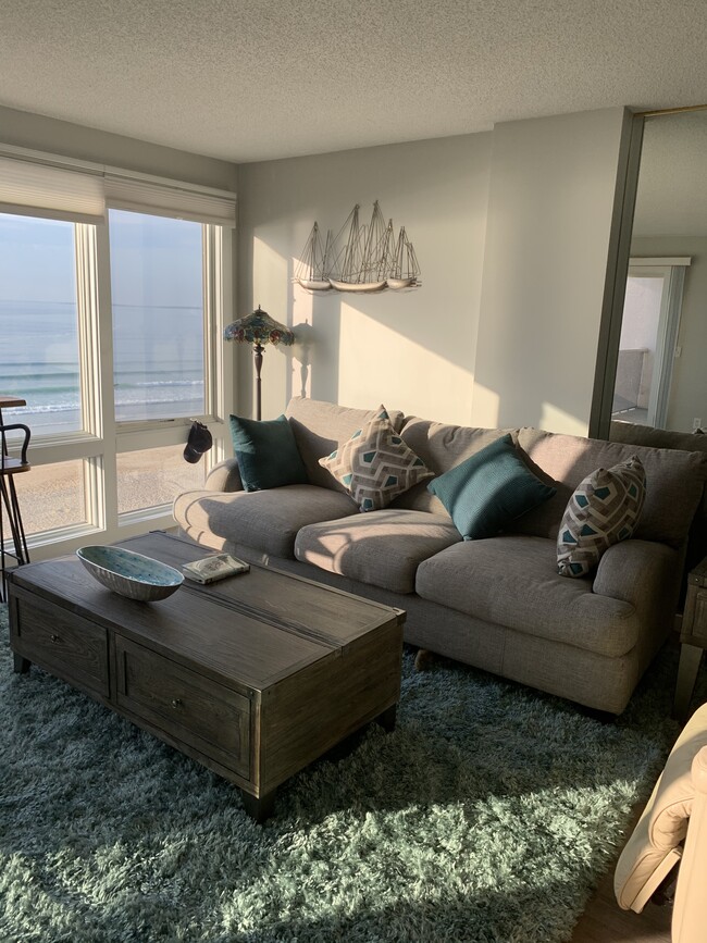 Living room - 31 E Grand Ave Unit 65