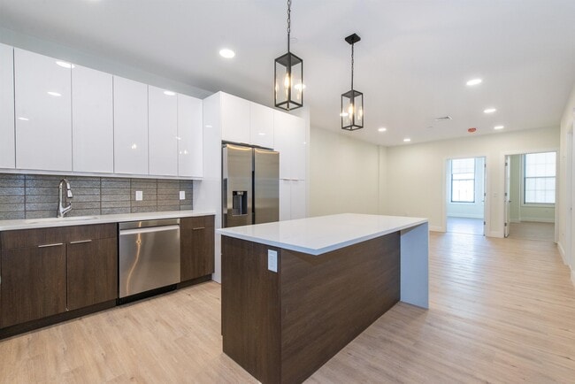 Building Photo - 3510 Bergenline Ave Unit 209