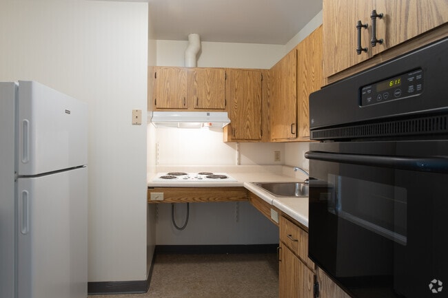 1BR, 1BA - 500 SF