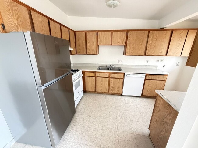 Photo - Cozy two bedroom, available for move in now!