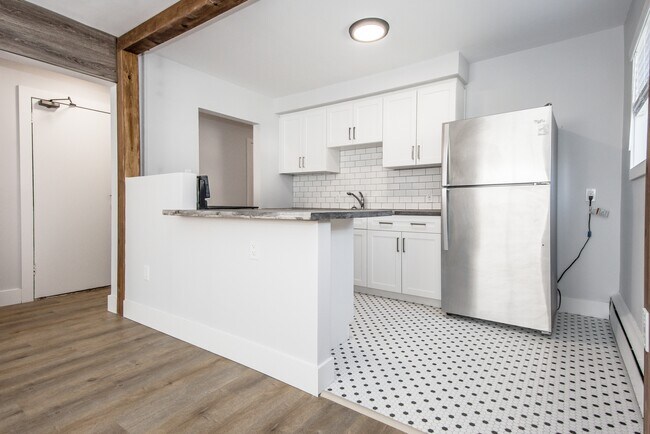 Building Photo - 23 McClary Ave Unit 1 - 23