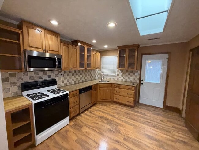 Photo - 12 Thornton Dr