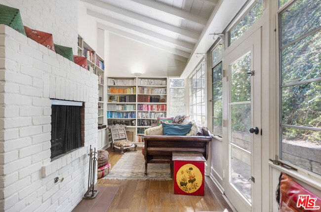 Photo - 5946 Tuxedo Terrace