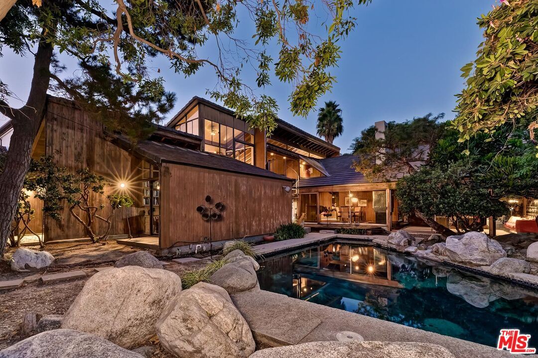 Photo - 515 N Roxbury Dr