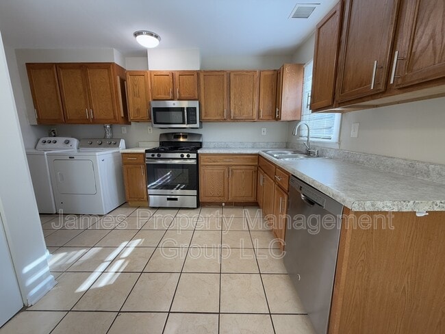 Photo - 1004 Oakland Dr