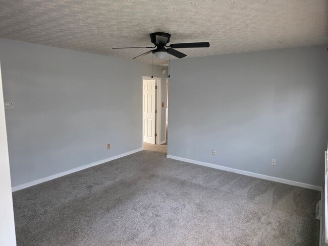 Photo - 5014 Hazelwood Rd