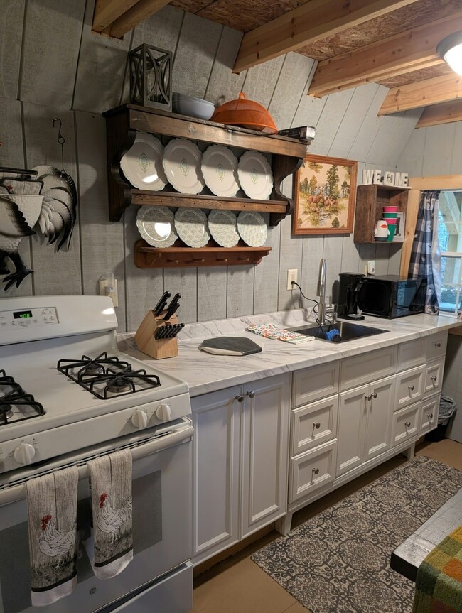 Photo - 41 Sportsmen Lodge Rd