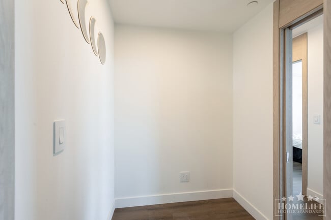 Photo - Modern 1 Bed + Den Condo in Surrey City Centre with Premium Amenities Unit 3901