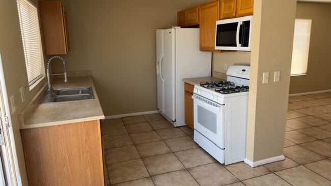 Photo - 4800 Woodlake Ave