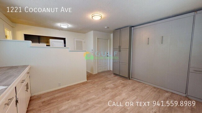 1221 Cocoanut Ave