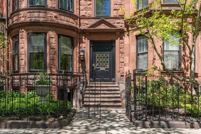 389 Commonwealth Ave Unit b