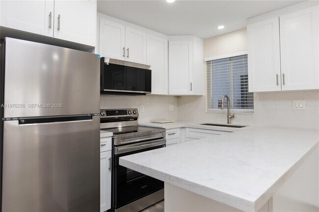 Photo - 3101 SW 27th Ave Unit 204