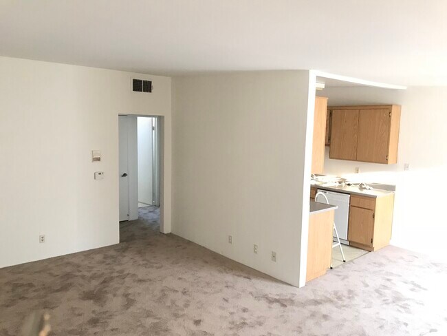 14141 Tiara St Unidad 13