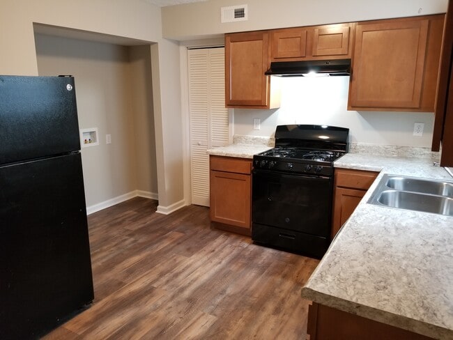 Photo - 924 Rarig Ave