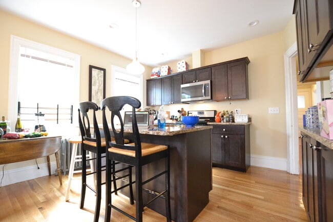 Photo - 73 Leicester St Unit 1