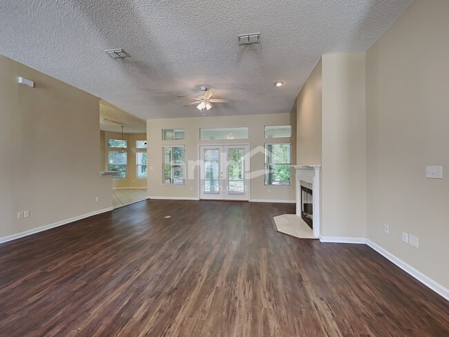 Photo - 357 Maplewood Dr