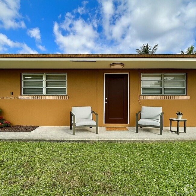 Building Photo - 6035 SW 39th St Unit 1 Rental