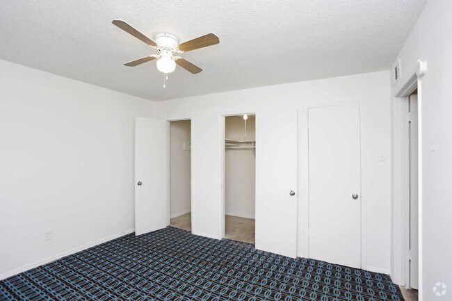 2BR,2BA - 912SF - BEDROOM - Spanish Rose