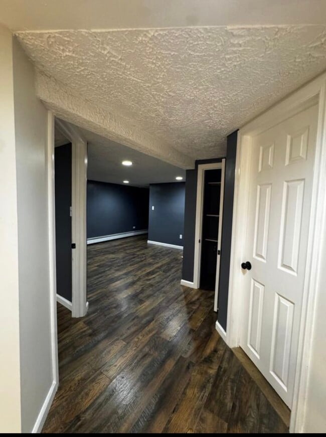 Building Photo - 522 Bayport Ave Unit Apartment