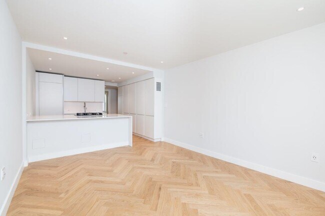 Building Photo - 12 Commonwealth Ave Unit 605