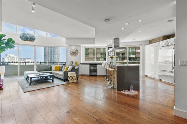 Building Photo - 60 SW 13th St Unit 4616 Rental