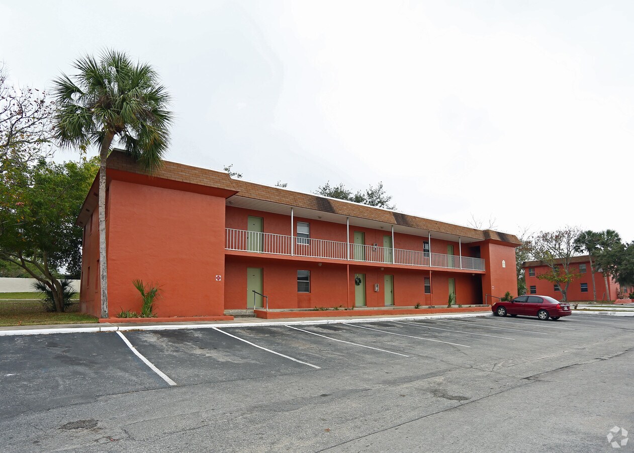 Lake Wales Garden - Lake Wales Garden