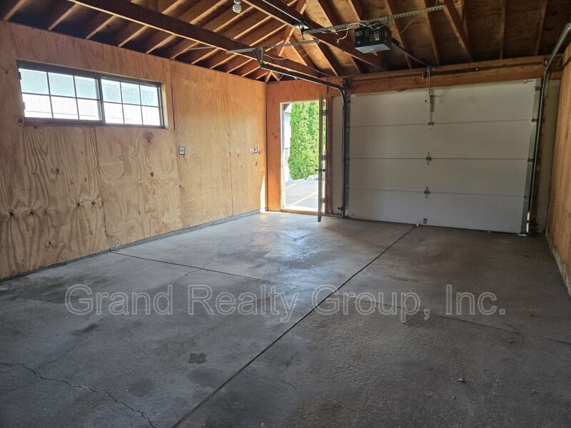 Photo - 573 Anita Ave