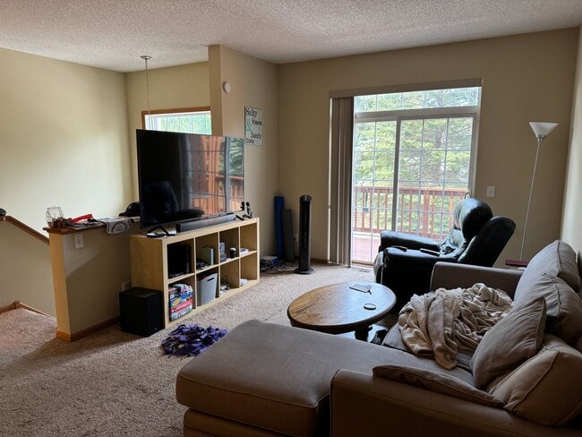 Photo - Great Location *2Bed*1.5Bath Townhouse - Oakdale-Available May 1