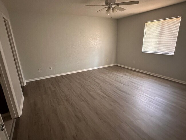 Photo - 2100 Forest Knoll Dr NE Unit 204