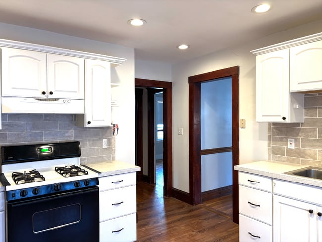 Photo - 80 Sanborn Ave Unidad 2