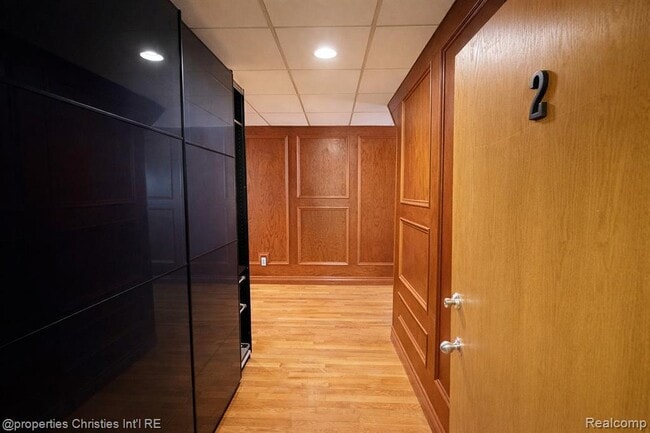 Building Photo - 35 N Saginaw St Unit 2