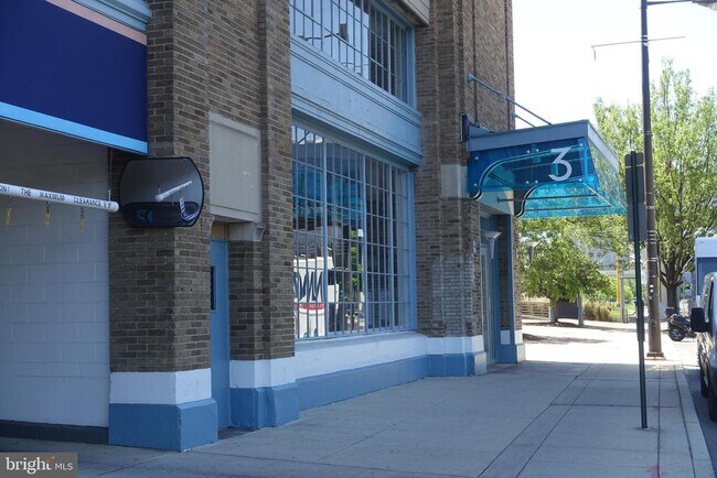 Building Photo - 3 N Christopher Columbus Blvd Unit TD414