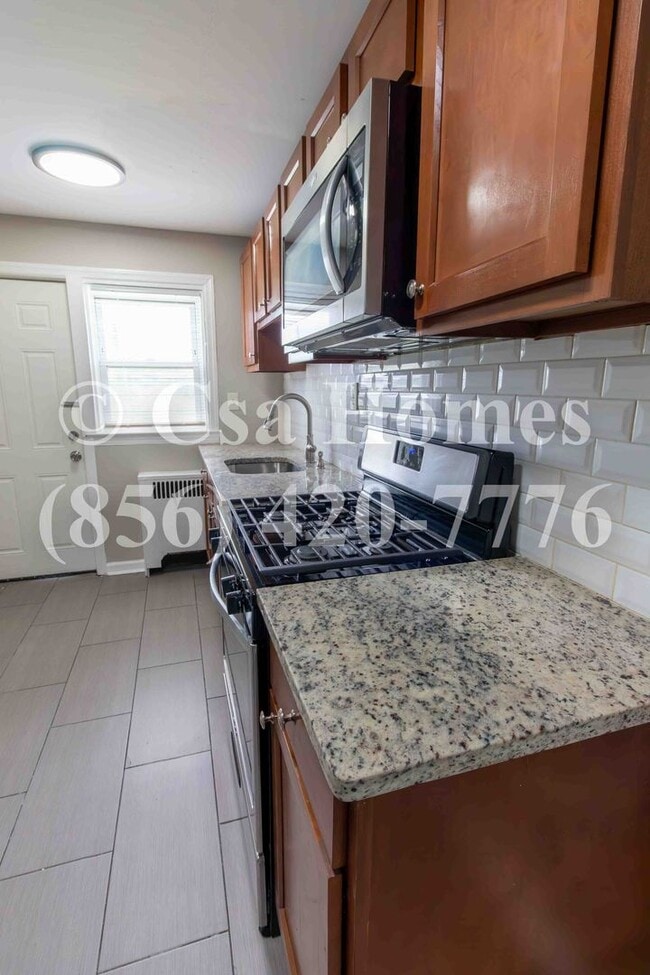 Photo - 1562 Bradley Ave Unit Apt B