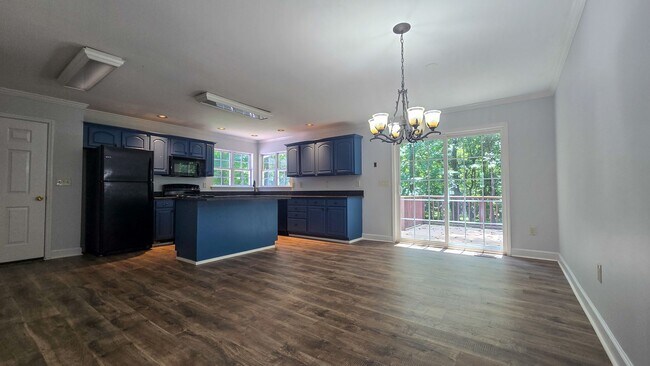 5607 Whispering Pines Dr