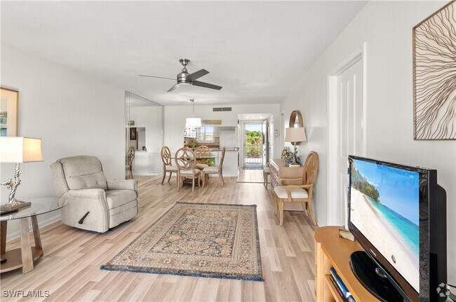 Building Photo - 21 High Point Cir E Unit 308 Rental