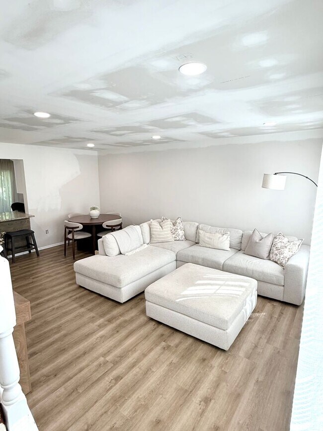 Photo - 2 BR 1 BA Galloway Townhome
