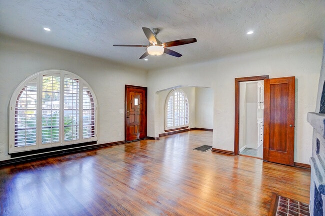 Photo - 479 Gaviota Ave Unit 479