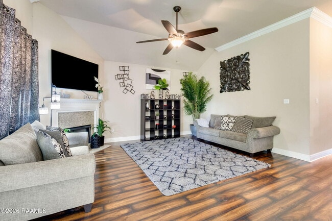 Photo - 114 Clover Leaf Dr