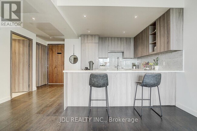 Photo - 95 McMahon Dr Unit 3102