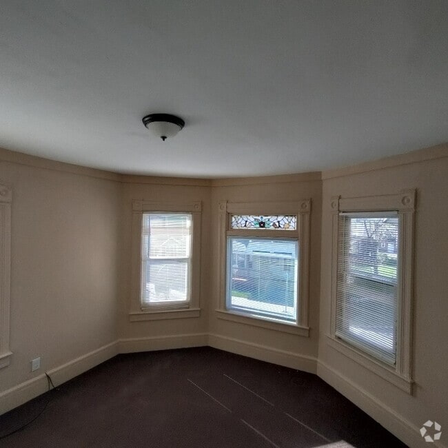 Building Photo - 39 Wendell Pl Unit 2 Rental