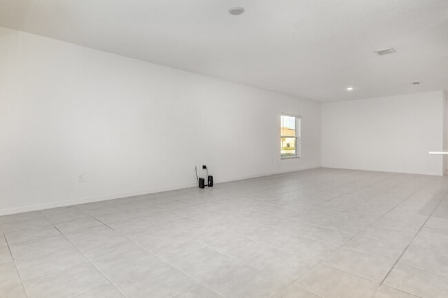 Photo - 176 Citrine Loop