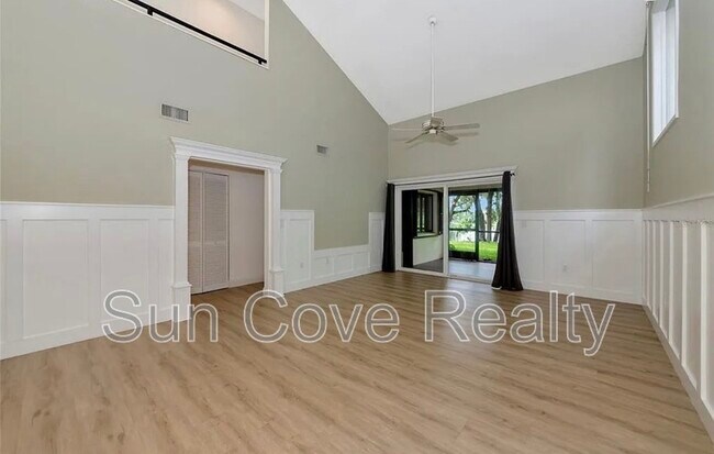 Photo - 4518 Ascot Cir S