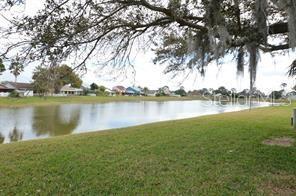 Photo - 72 Lakepointe Cir