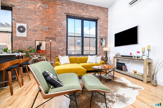 Photo - 10 Commerce St Unit 3